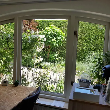 Bed & Breakfast Oostrik Leende